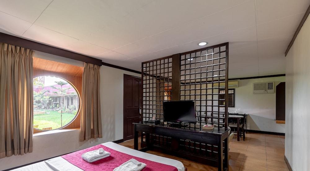 RedDoorz Check Inn Bacolod