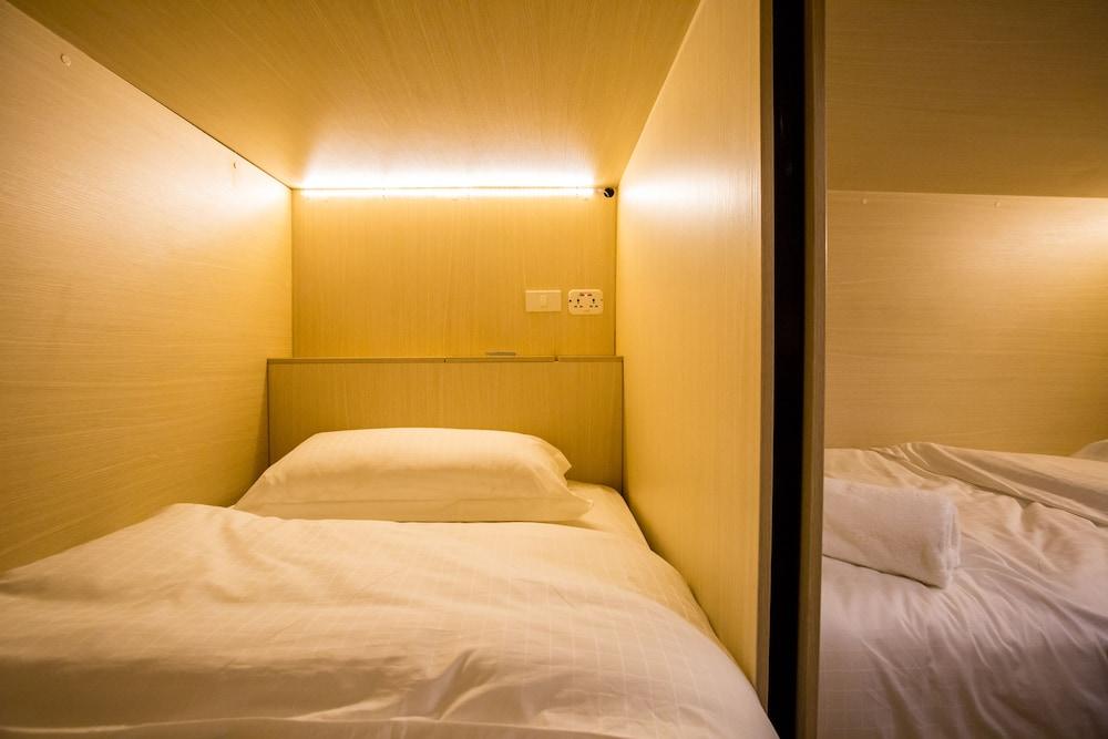 Bed To Bangkok - Hostel