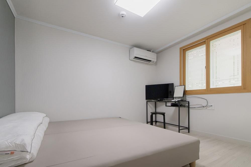 Until Stephen Chow Comes - Hostel