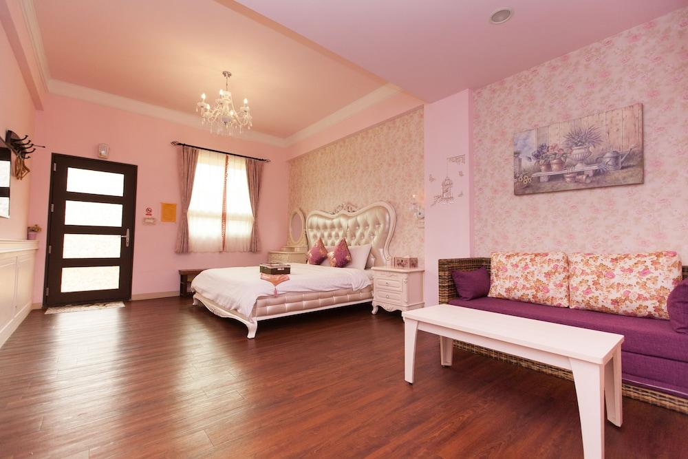 The Anderson Manor Hotel