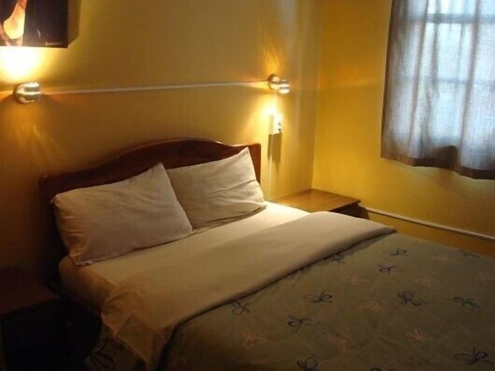 Blue House Youth Hostel