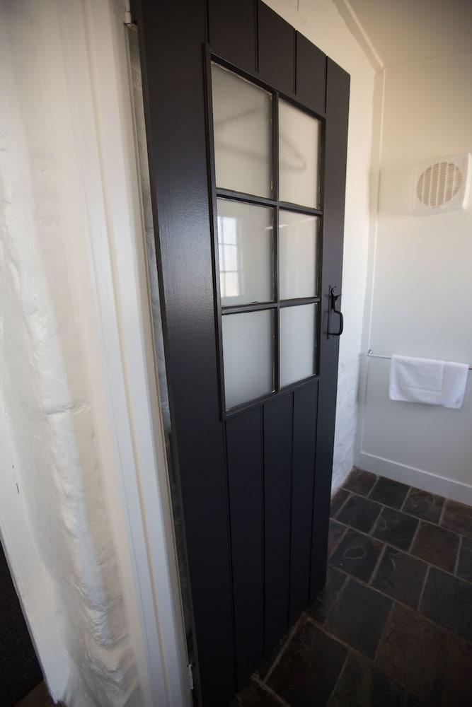 Paxton Square Cottages