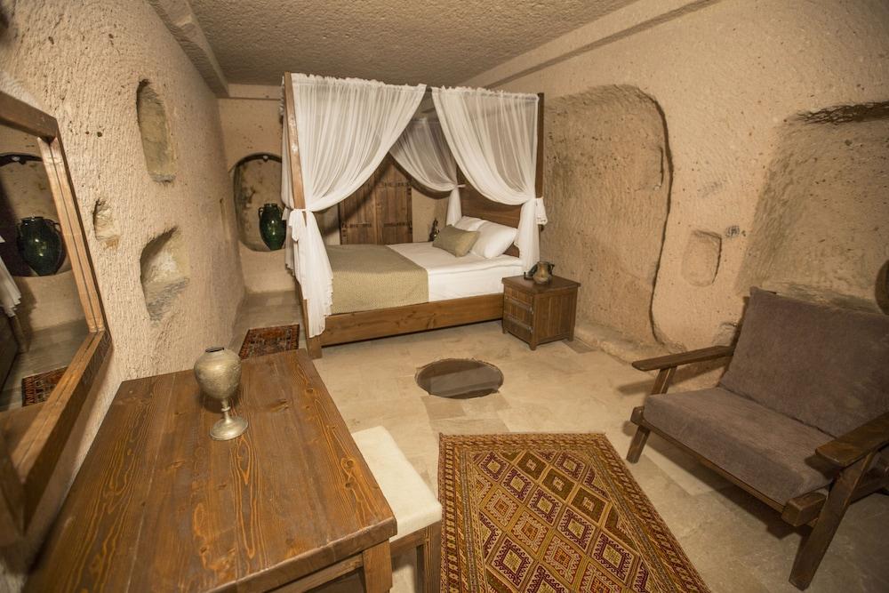 Helike Cave Suites