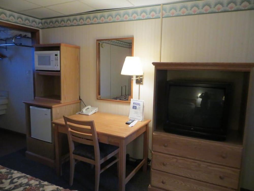 Mid Town Western Inn