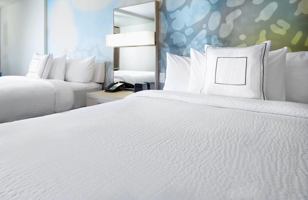 Courtyard by Marriott Houston Intercontinental Airport