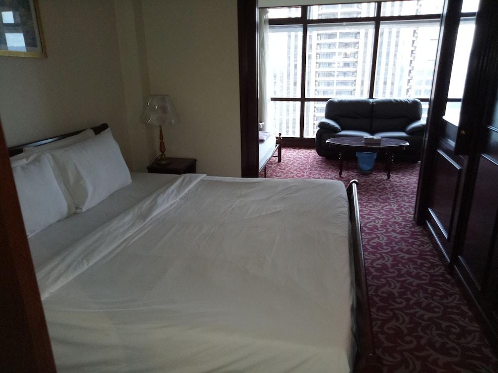 Real Point Suites at Times Square