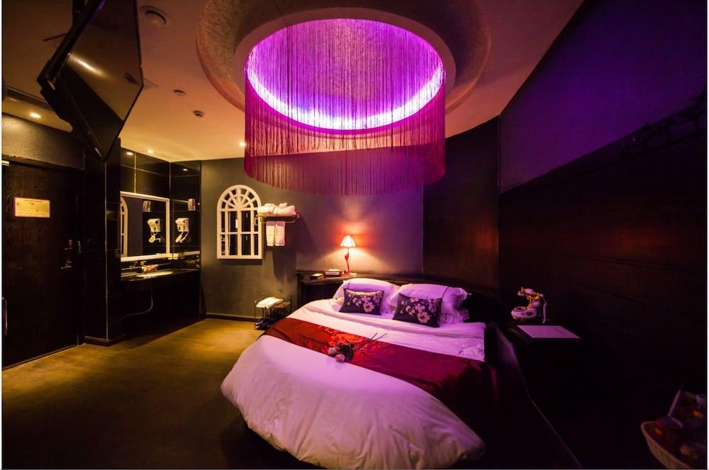 Brightman Theme Hotel