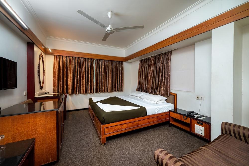 Hotel Balwas International