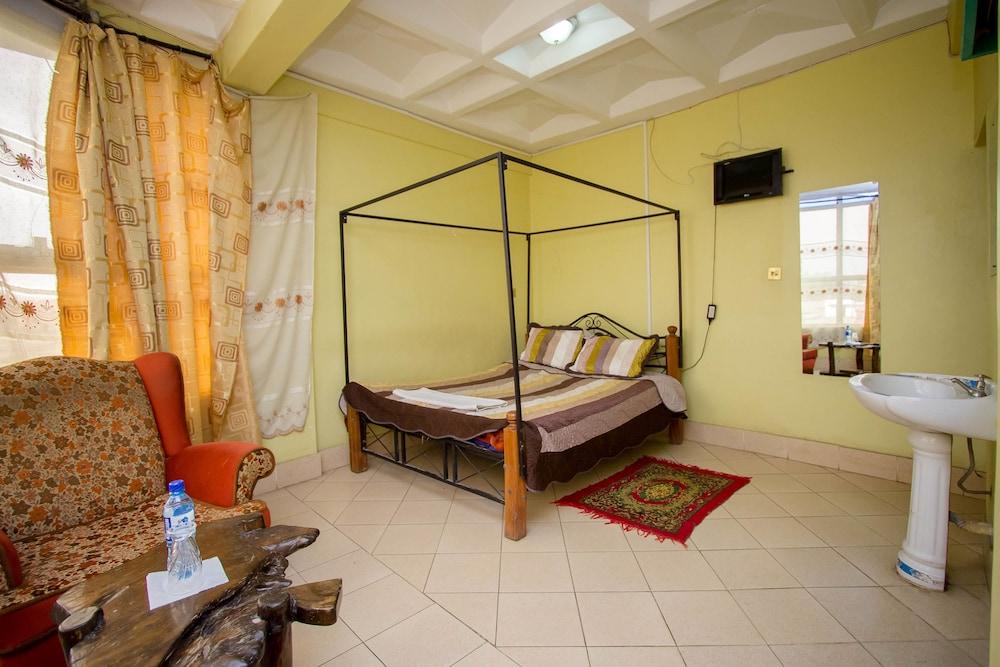 Three Ways Hotel & Restaurant