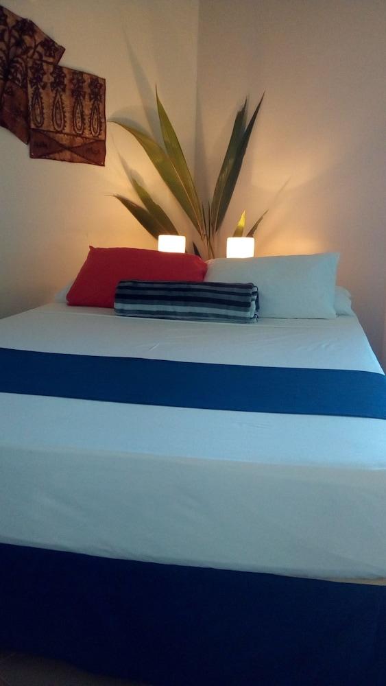 ALOFT Airport Accommodation