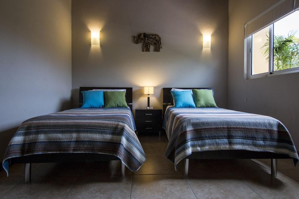 Costa Esmeralda Village