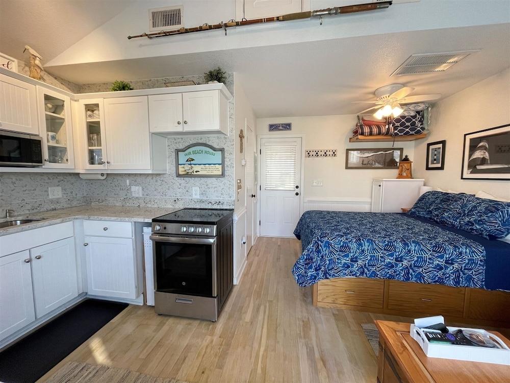 13 Dry Dock Studio Bedroom Condo by RedAwning