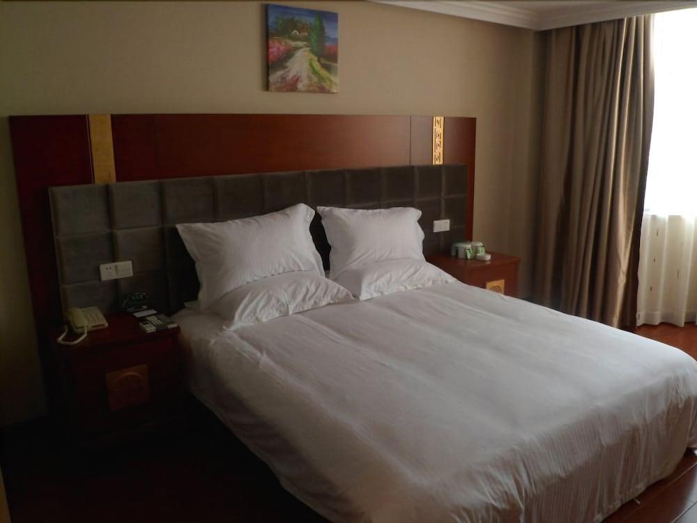 GreenTree Inn Taizhou Tiantai Bus Station Express Hotel