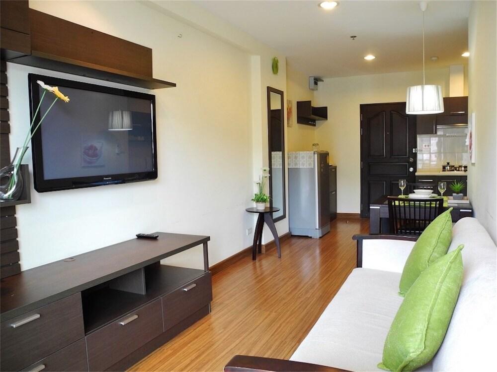 Phuket Villa Patong 1 bedroom Apartment Mountain View