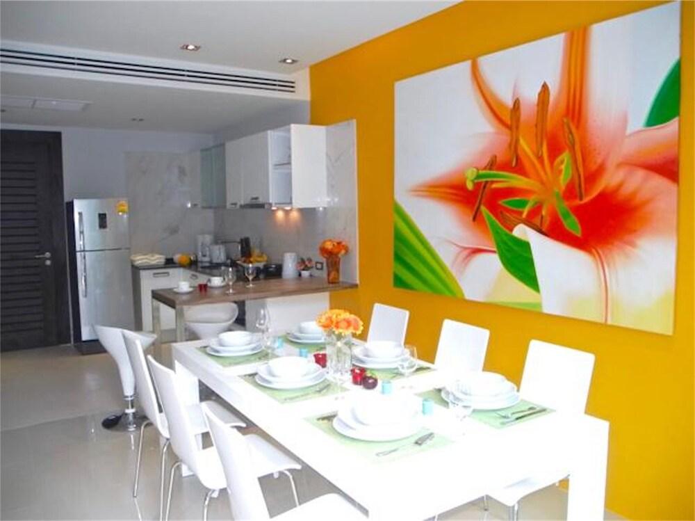 Emerald Patong 2 bedrooms Apartment Mountain View