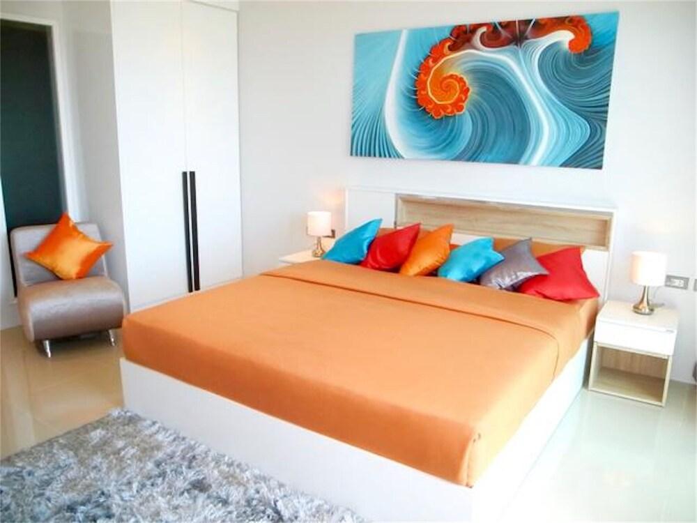 Emerald Patong Studio