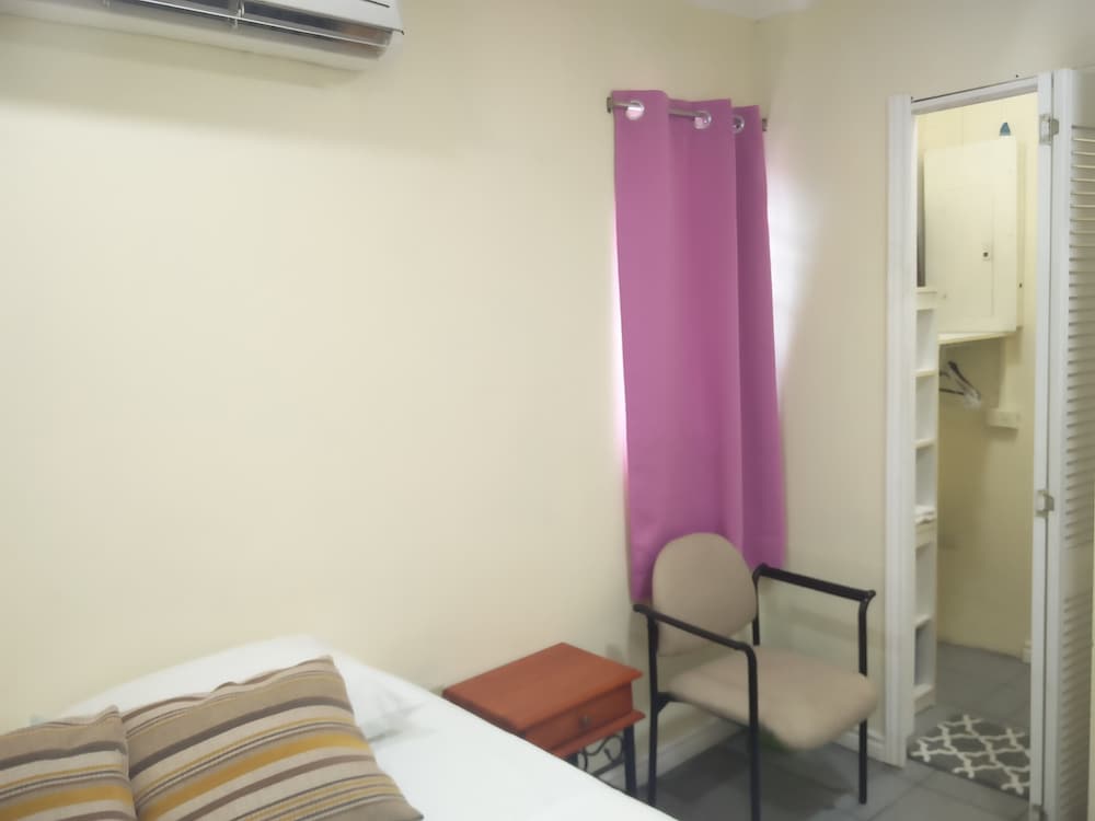 Woodbrook on the Avenue