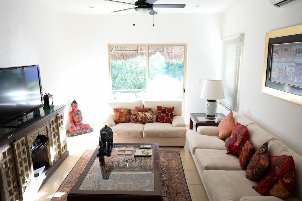 Samati Penthouse Private roof jacuzzi