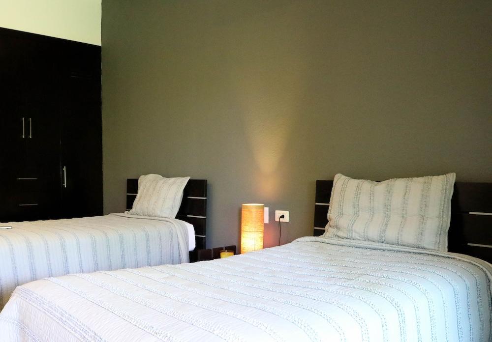 Turquesa Penthouse 2 BDRM sleeps 5