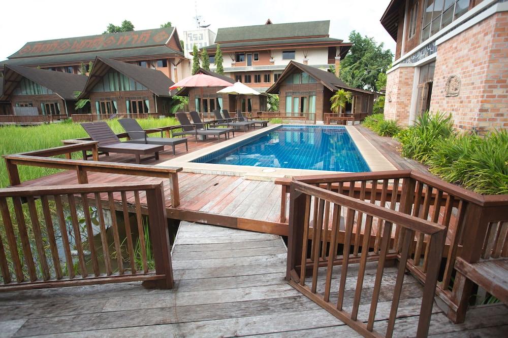 Rice Farm Villa Suratthani