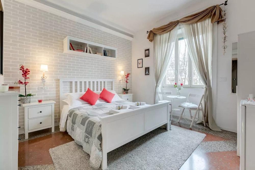 Moonlight Inn Guest House