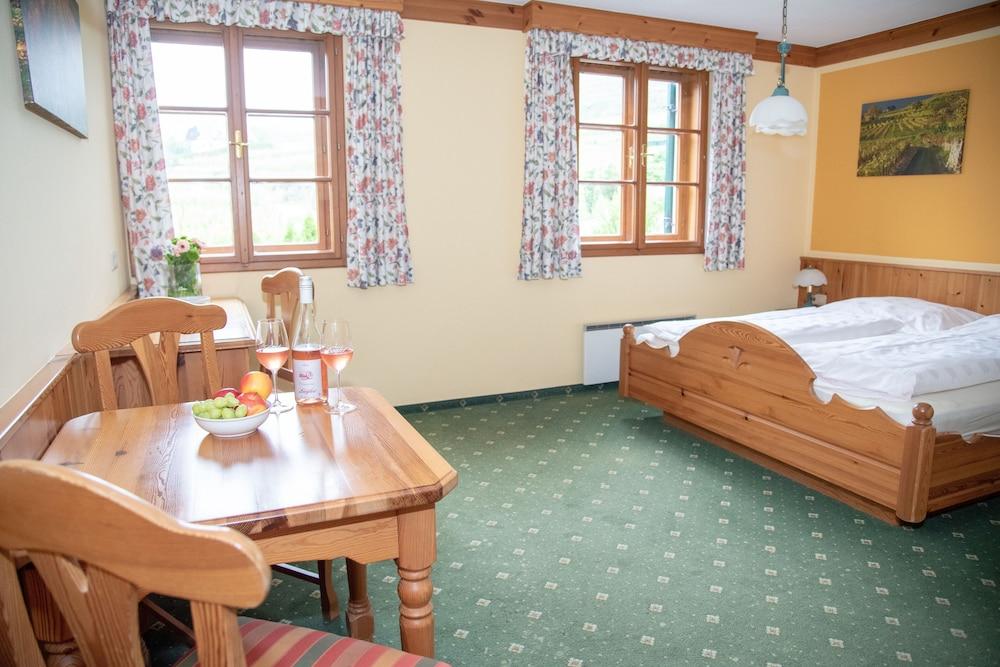 Hotel Weinberghof & Weingut Lagler