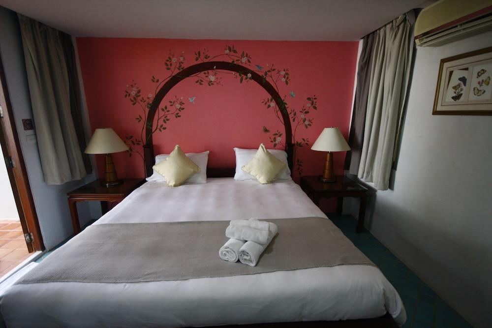 Seashell Village Resort