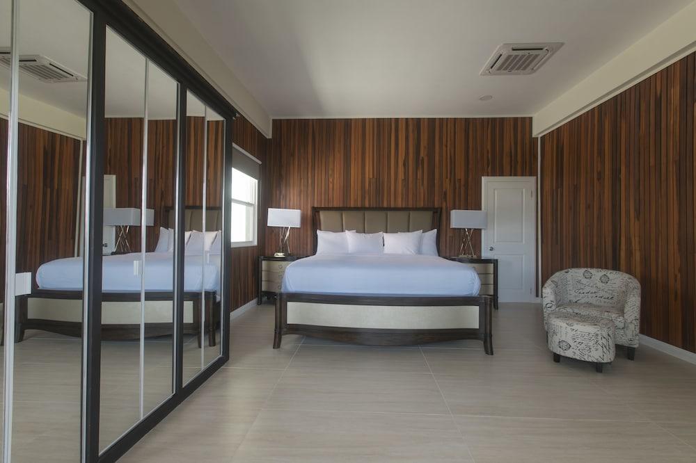 King's Hotel & Residences