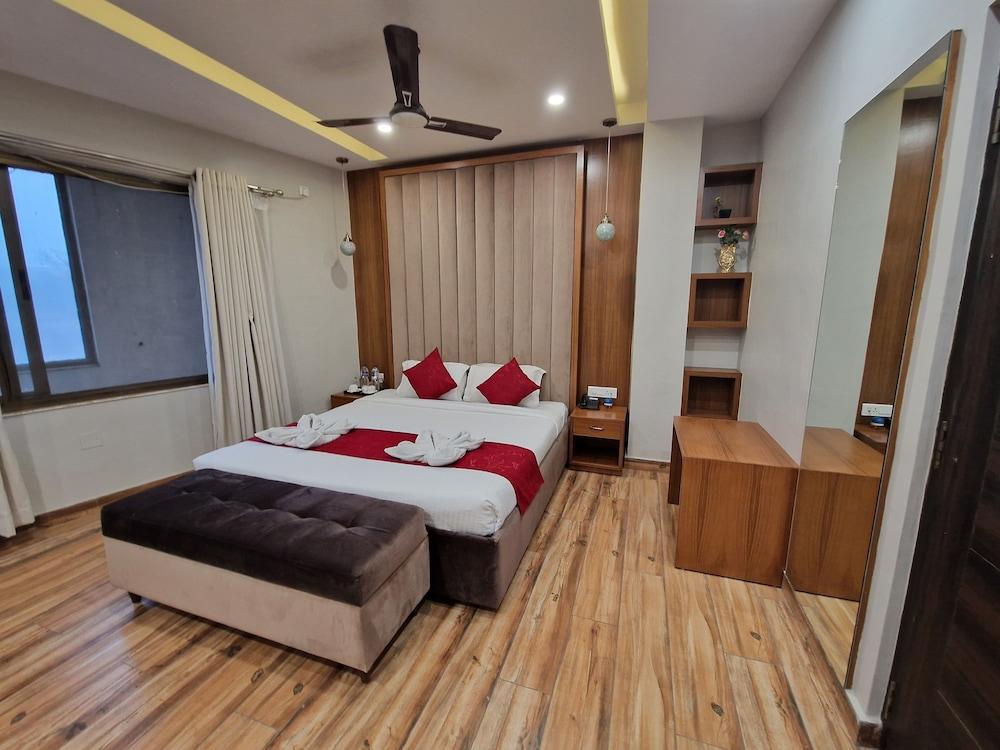 Darcys International Hotel