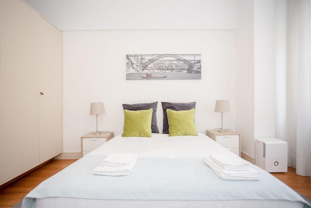Liiiving in Porto Light Spacious Apartment