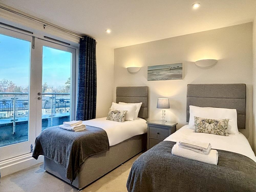 Your Space Apartments - The Hamilton's