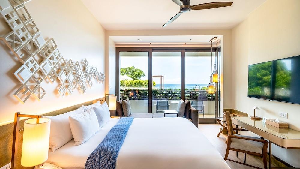 Crimson Resort & Spa Boracay