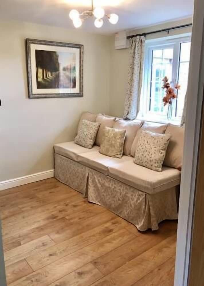 The Lodge Bed and Breakfast