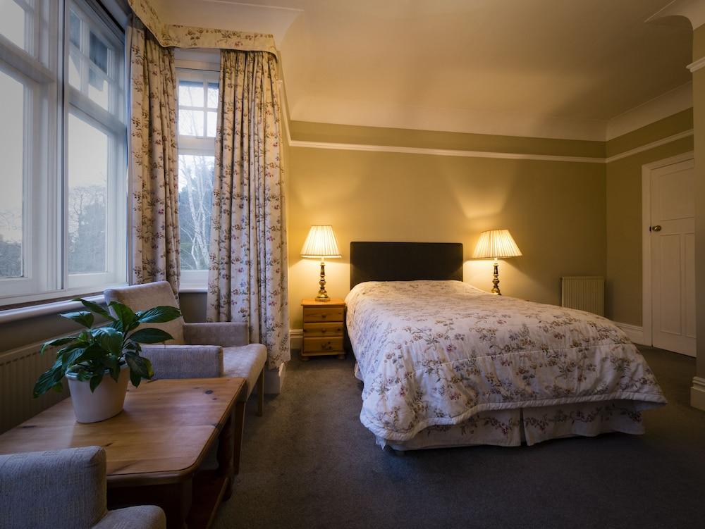 Sandfield Guest House