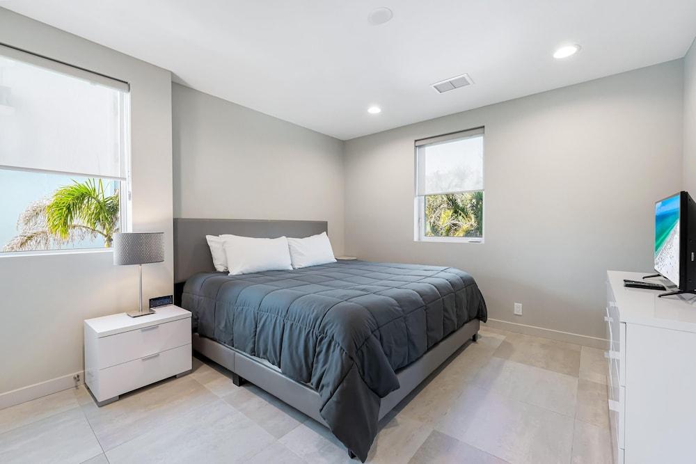 Lookout by Beachside Management