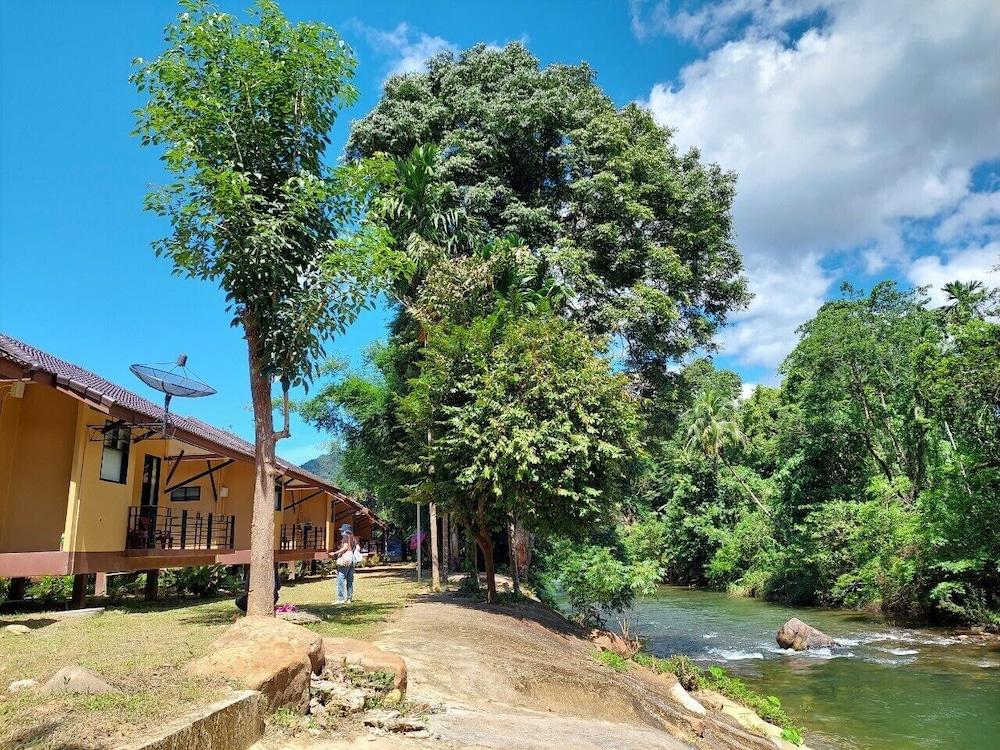 Khaosok Rainforest Resort