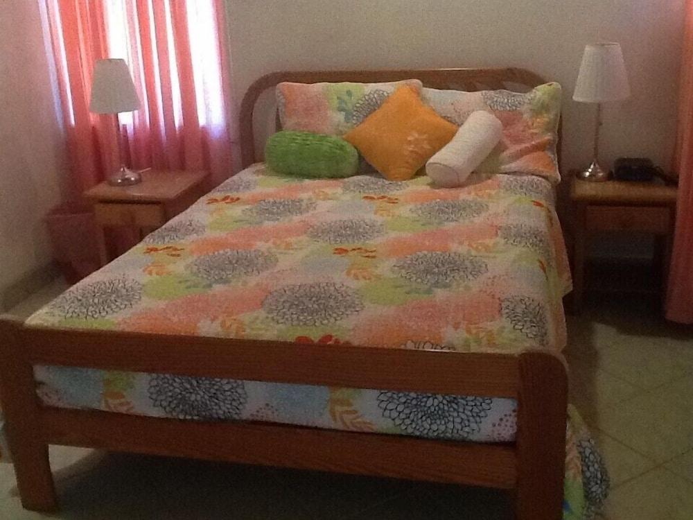 Gentle Breeze Apartments