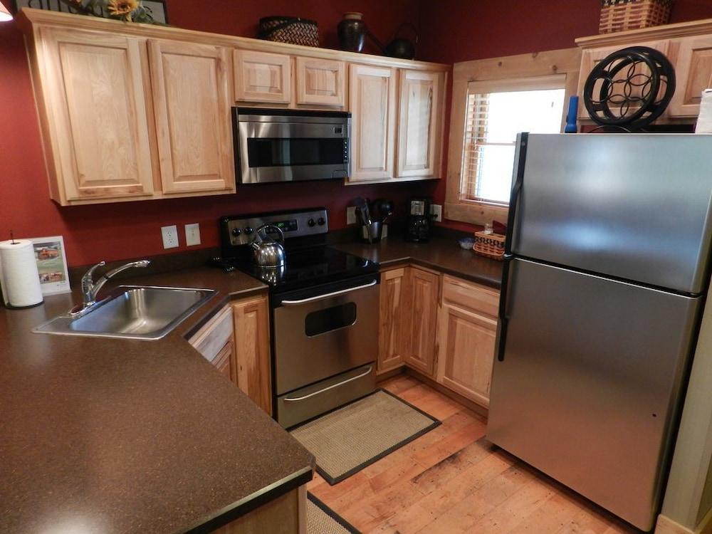 Cabins on Maple River