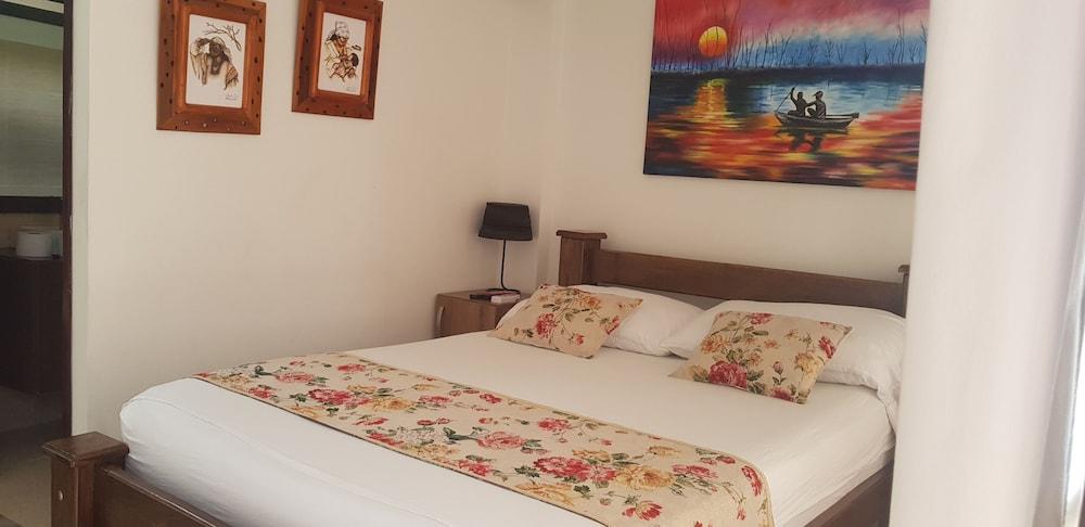 Casa Hostal Antawara