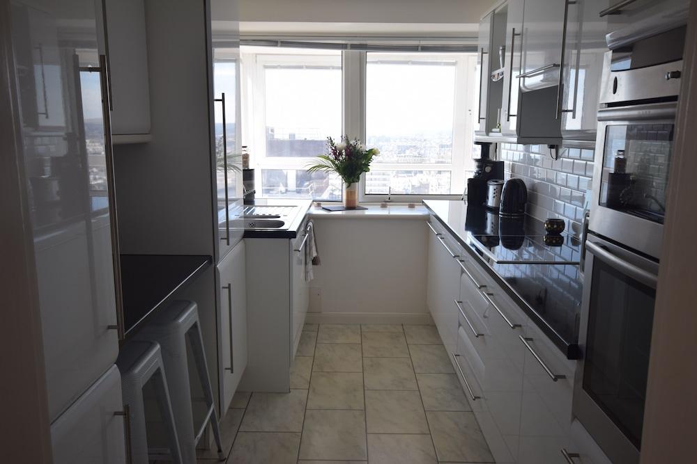 Isabella Penthouse 15th Floor, Seafront