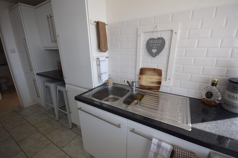 Isabella Penthouse 15th Floor, Seafront