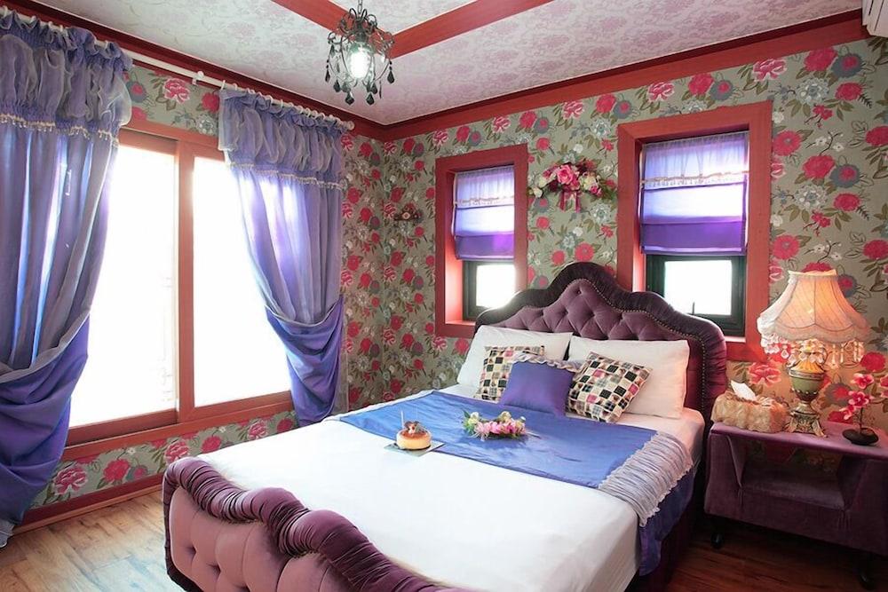 Taean Baja California Pension