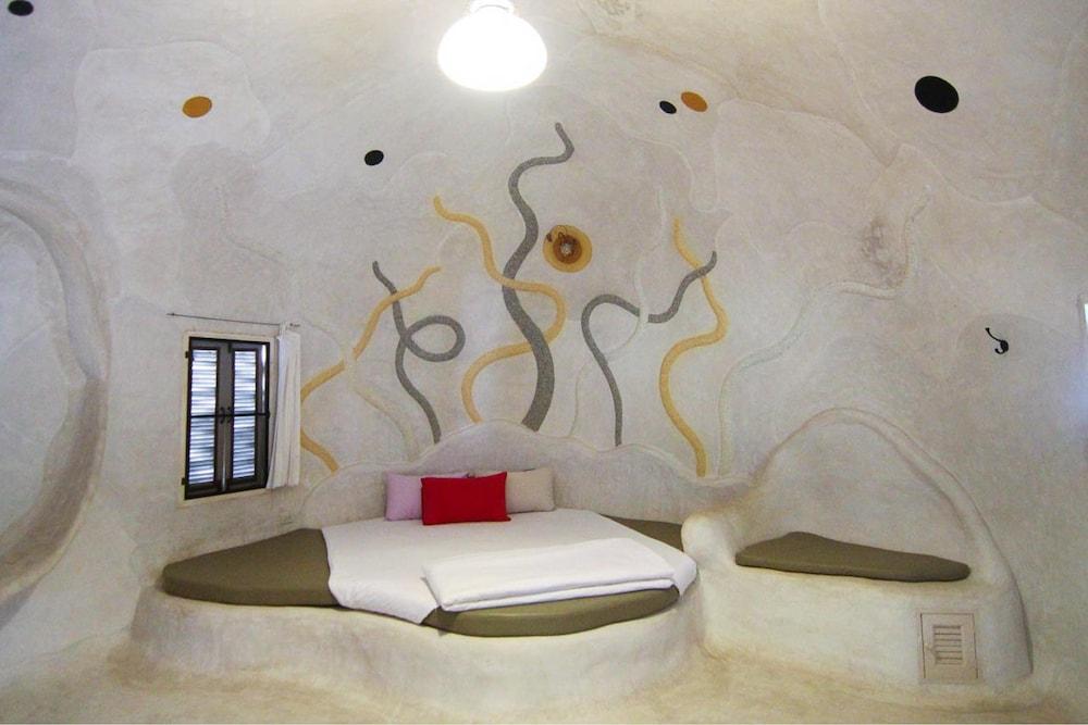 Naidee Sculptured Huts