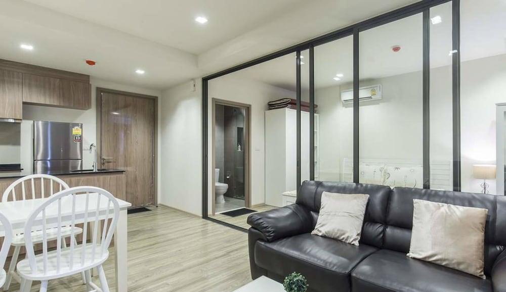 The Rain Cha-Am by Nick