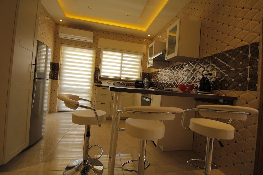 Aqarco Shmaisani Apartment