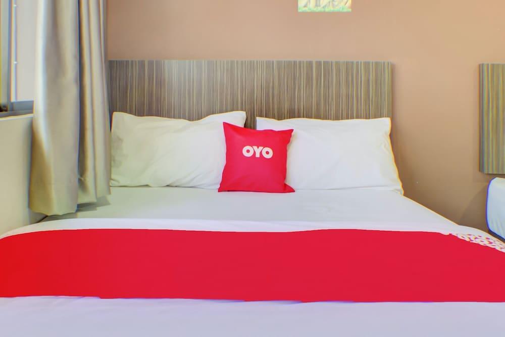 OYO 89985 Js Hotel