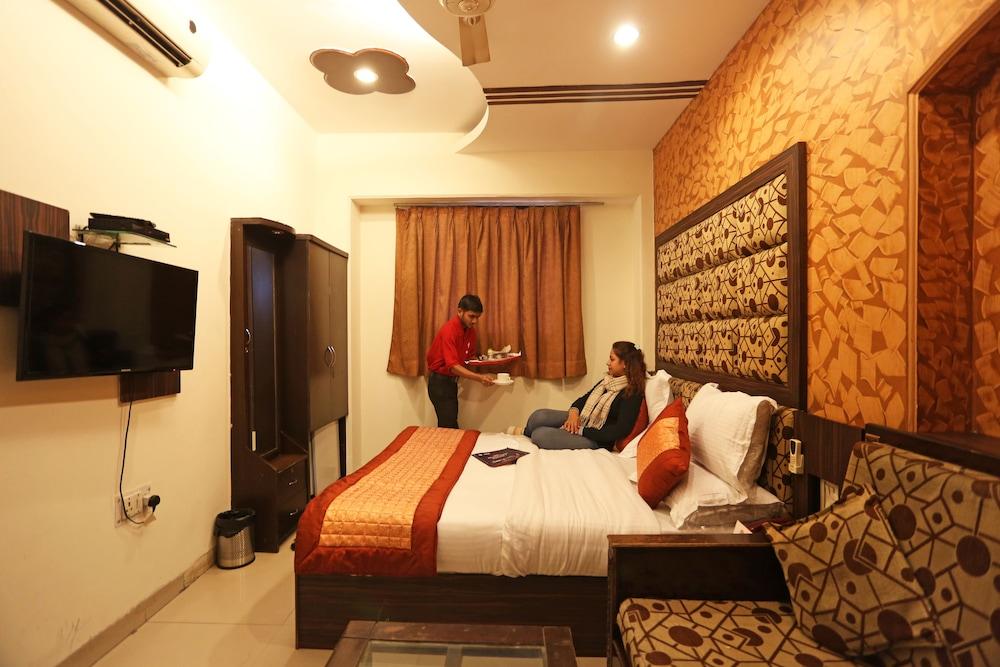 OYO 8188 Vardhmaan Inn