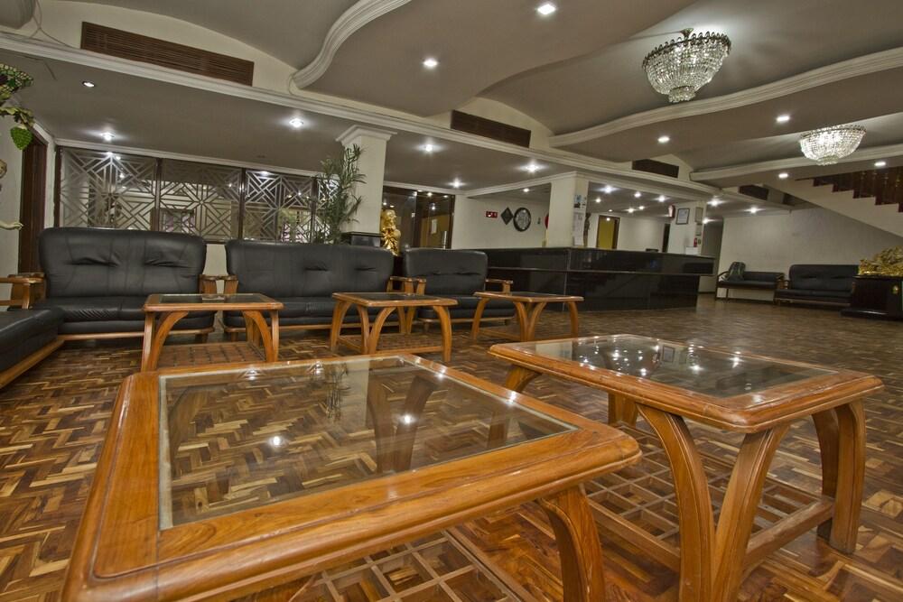 OYO 8606 Hotel Snow Princess