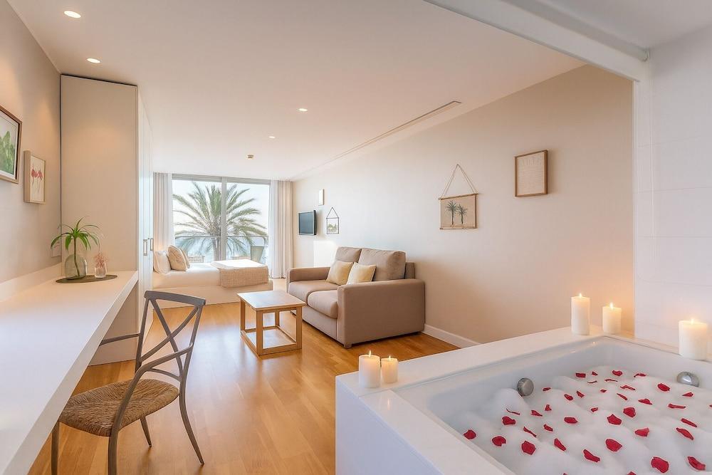 Meraki Beach Hotel - Adults Only