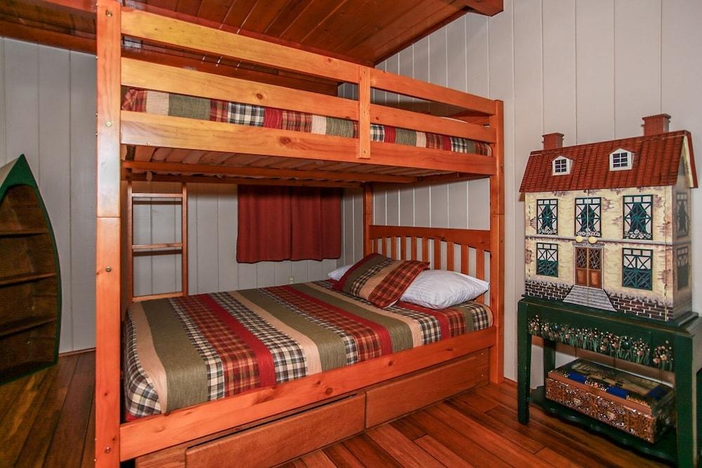 Bear Mountain Escape 2 Bedroom Apts by RedAwning